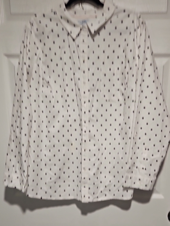 croft & barrow Tops - croft & barrow White Button-Down Shirt with Black Polka Dots